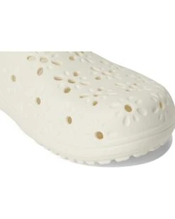 Crocs Classic Clogs with Floral Cut Out Design -Daily Wear Shop 61NniHZlyL. AC SR736920